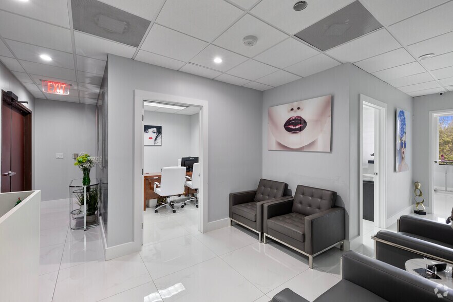 More Photos Of 8700 W Flagler St, Miami Office For Lease