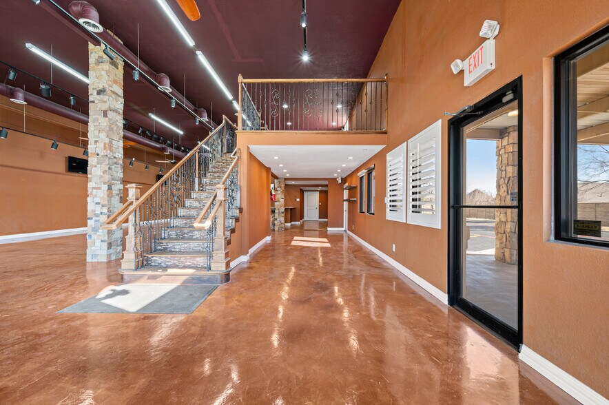 More Photos Of 7716 Davis Blvd, North Richland Hills Storefront For Lease