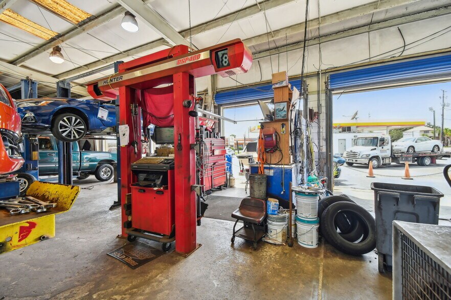 More Photos Of 2350 N Ponce De Leon Blvd, Saint Augustine Service Station For Sale