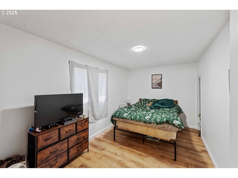 More Photos Of 1900 Monroe St, North Bend Apartments For Sale