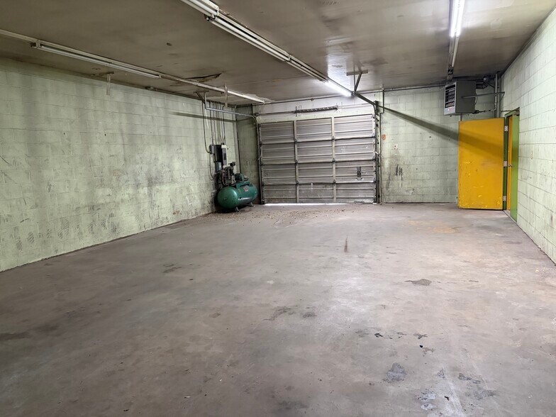 More Photos Of 6990 Highway 85-87, Fountain Auto Repair For Sale