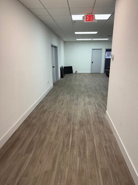 More Photos Of 10784 Satellite Blvd, Orlando Warehouse For Lease