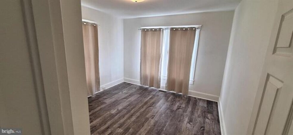 More Photos Of 603 Roslyn ave, Cambridge Specialty For Sale