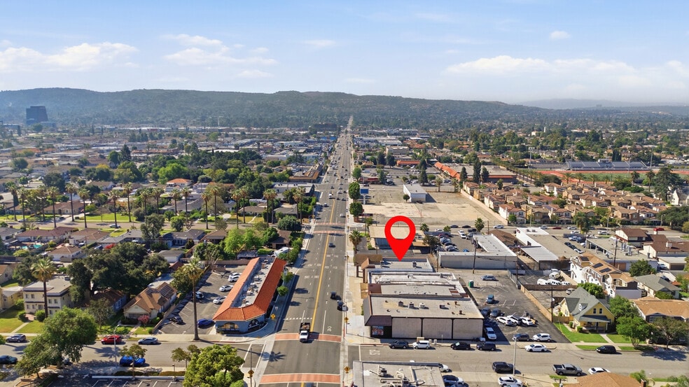 More Photos Of 215 S Citrus Ave, Covina Storefront For Lease