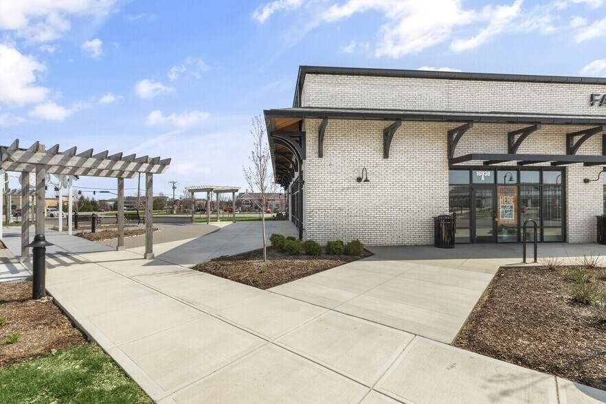 More Photos Of 15966 Spring Mill Rd, Westfield Unknown For Lease