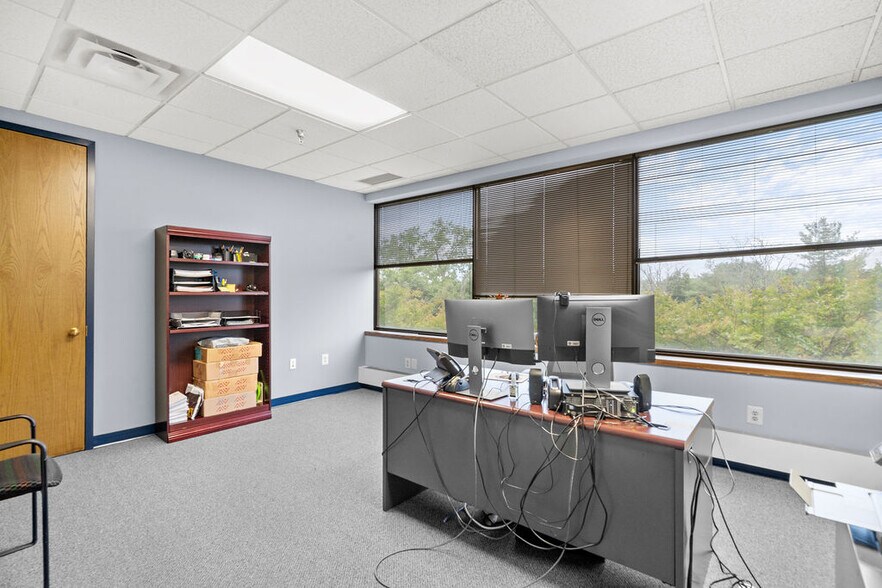 More Photos Of 4640 Forbes Blvd, Lanham Office For Lease