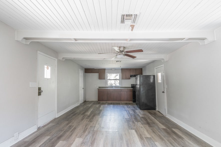 More Photos Of 822 Grand Central St, Clearwater Apartments For Sale
