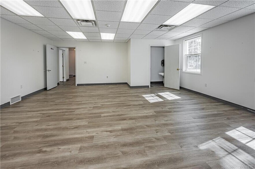 More Photos Of 6115 1st St, Newfane Office For Sale