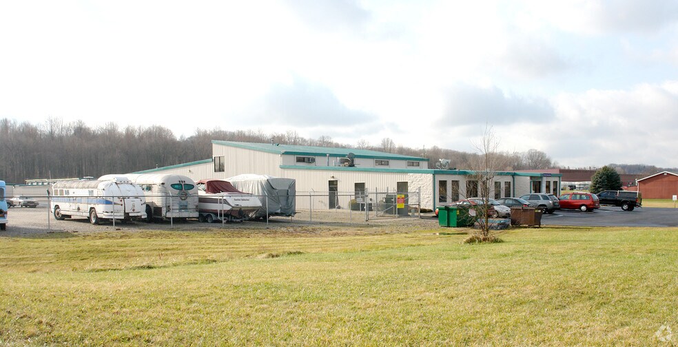 More Photos Of 950 Cherry St, Kent Self Storage For Lease