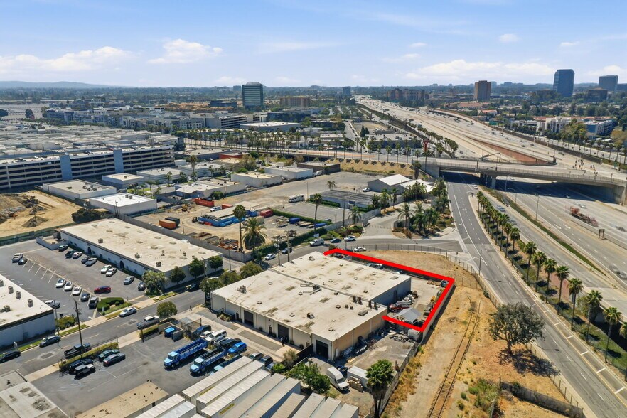 More Photos Of 1845 S Lewis St, Anaheim Manufacturing For Sale