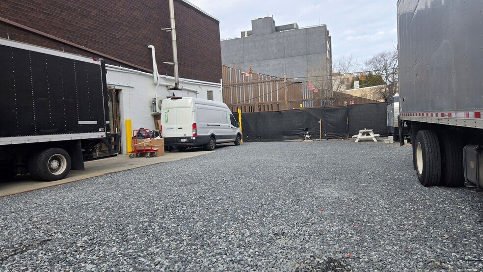 More Photos Of 242 Richardson St, Brooklyn Warehouse For Lease