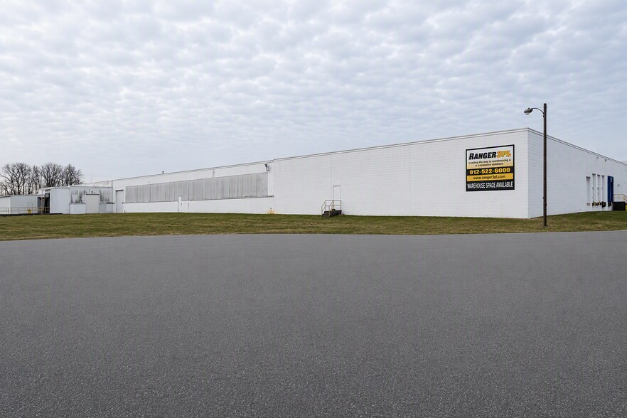 Primary Photo Of 624 B Ave E, Seymour Warehouse For Lease