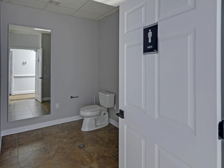 More Photos Of 134 Hurricane Shoals Rd, Lawrenceville Storefront Retail Office For Sale