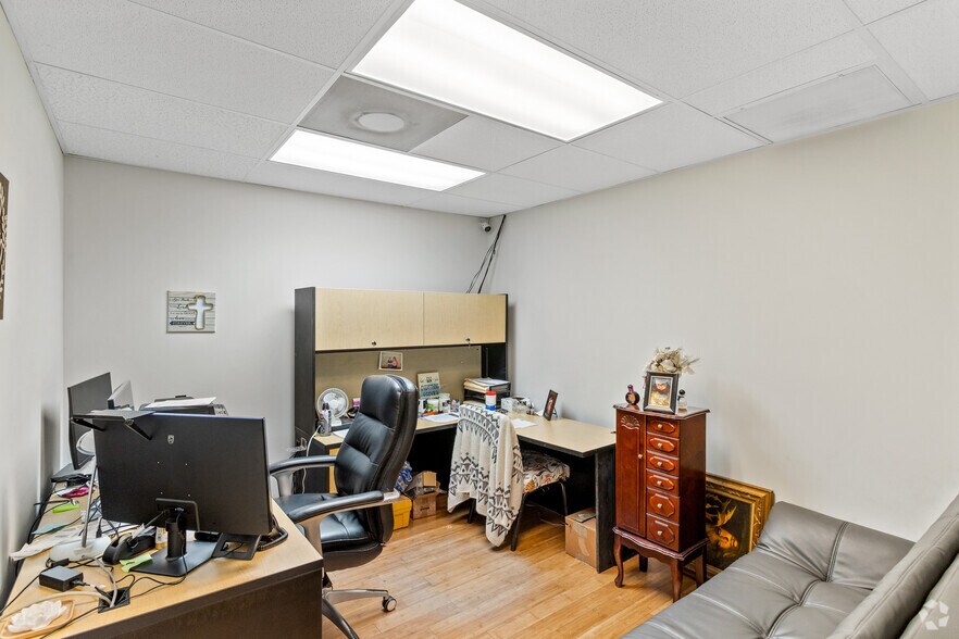 More Photos Of 145 NW Central Park Plz, Port Saint Lucie Medical For Sale