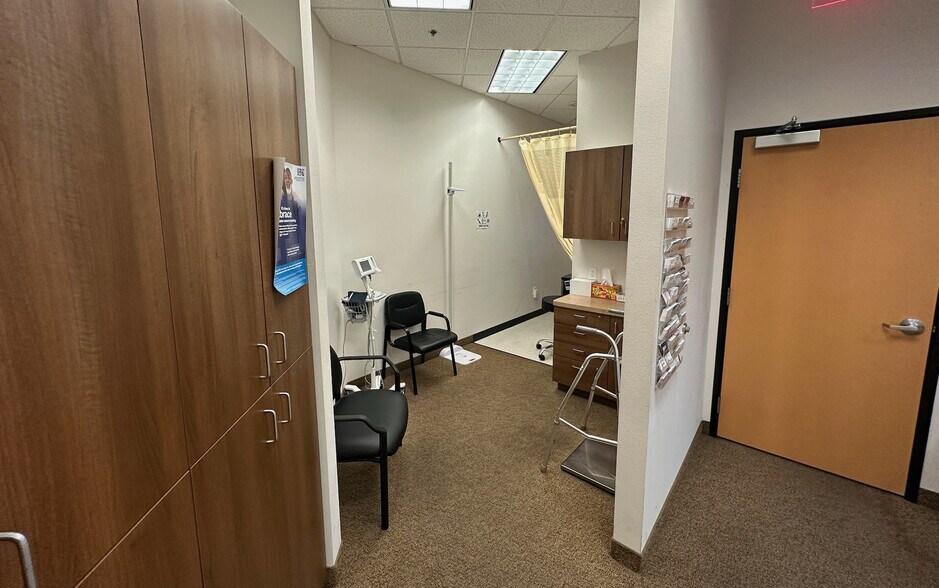 More Photos Of 9139 W Thunderbird Rd, Peoria Medical For Lease