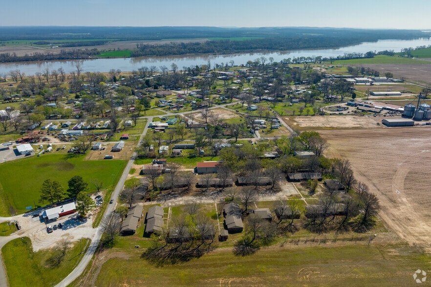 More Photos Of 100 W. Oak St., Webbers Falls Apartments For Sale