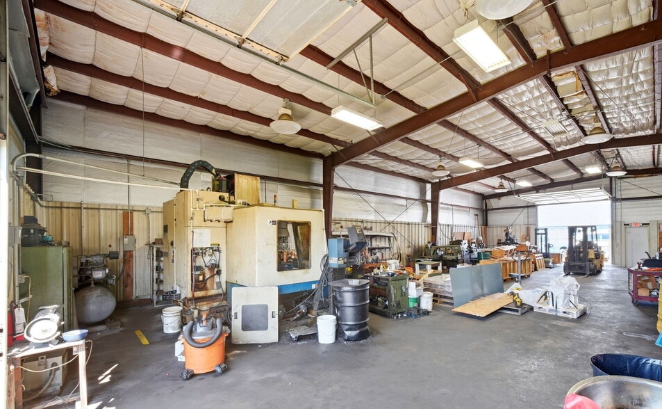 More Photos Of 1307 Illinois Ave, South Houston Warehouse For Sale