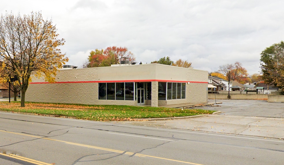 Primary Photo Of 19040 Ecorse Rd, Allen Park Freestanding For Sale