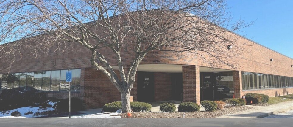 More Photos Of 25780-25790 Commerce Dr, Madison Heights Office For Lease