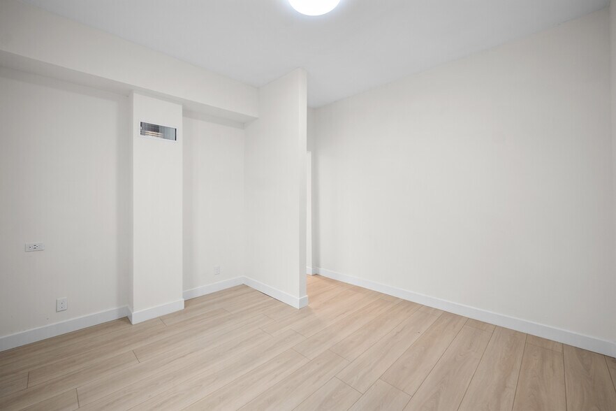 More Photos Of 2823 W 8th St, Los Angeles Office For Lease