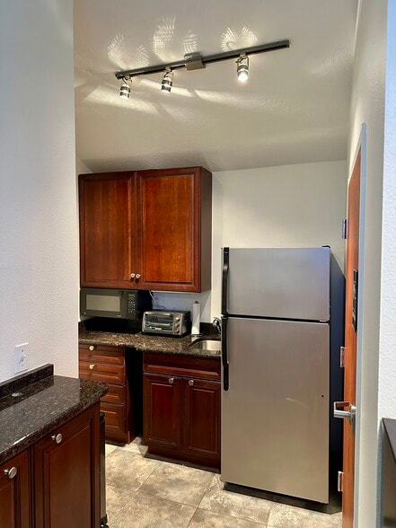 More Photos Of 250 N Wymore Rd, Winter Park Office For Sale