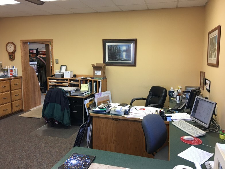 More Photos Of 390 State St N, Eden Valley Freestanding For Sale