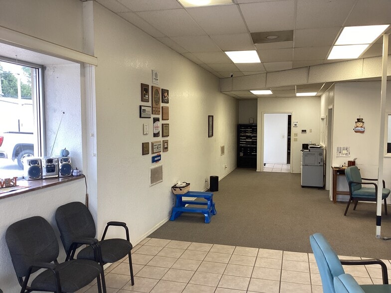 More Photos Of 402 W Main St, Stroud Storefront For Sale