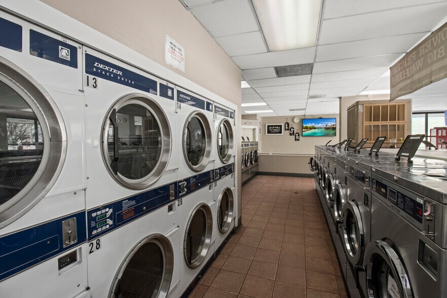 More Photos Of 3519 W Colfax Ave, Denver Storefront Retail Office For Sale