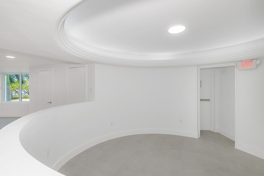 More Photos Of 5401 Collins Ave, Miami Beach Apartments For Sale