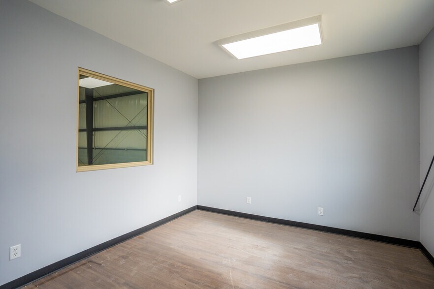More Photos Of 9 Marigold Ln, Ringgold Warehouse For Lease