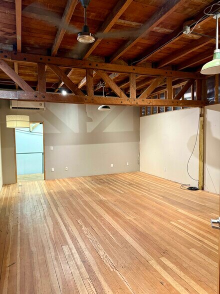 More Photos Of 1783 E Main St, Ventura Storefront For Sale