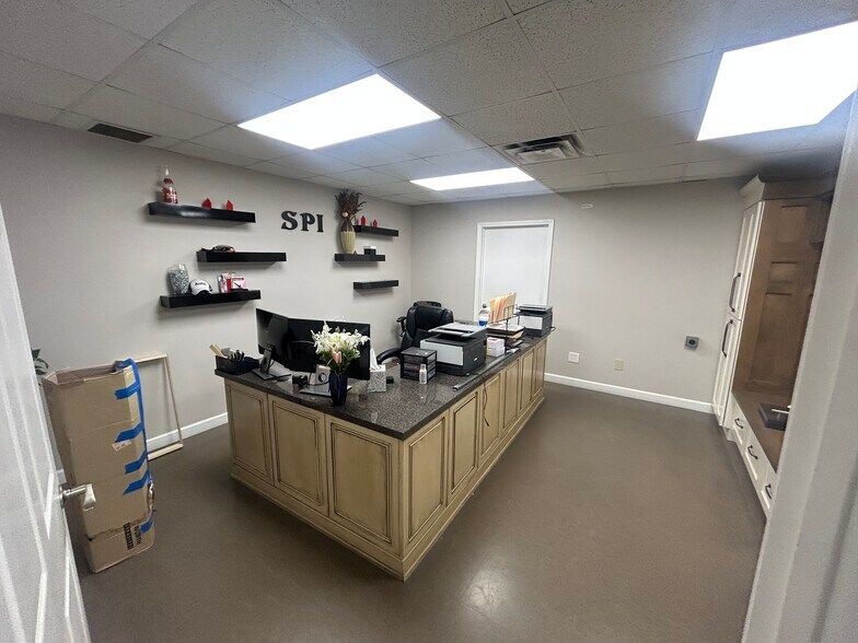 More Photos Of 1875 Graves Rd, Norcross Warehouse For Lease