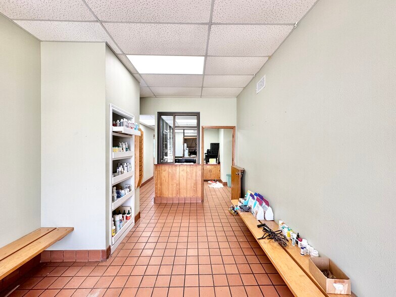 More Photos Of 1005 E 6th Ave, Belton Specialty For Sale