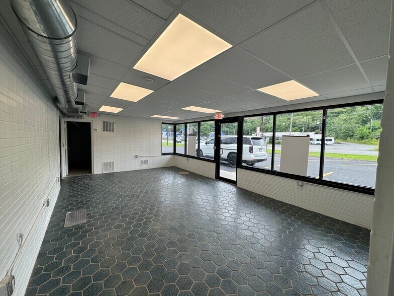 More Photos Of 1610 Scranton Carbondale Hwy, Dickson City Fast Food For Lease