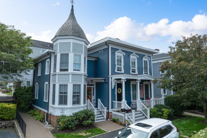 More Photos Of 8-16 Haviland St, Norwalk Apartments For Sale