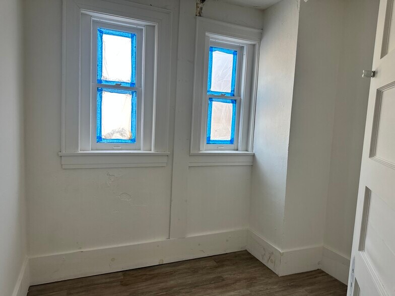 More Photos Of 31-33 E 2nd St, Manchester Storefront Retail Residential For Sale