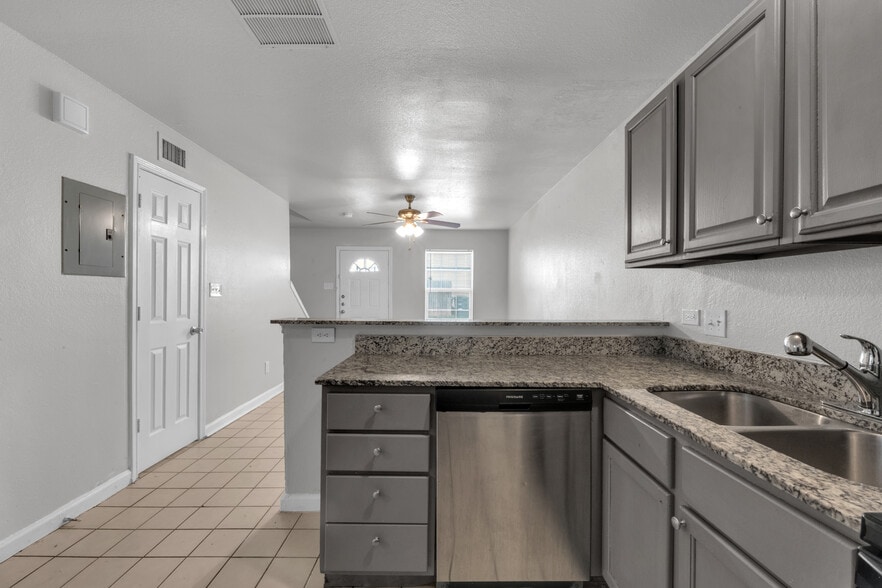More Photos Of 4936 Flamingo Rd, Fort Worth Apartments For Sale