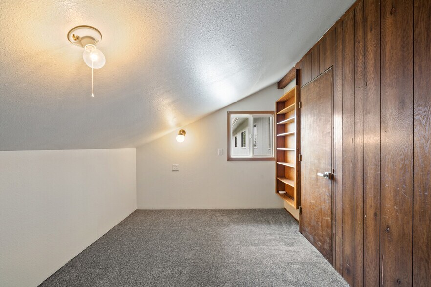 More Photos Of 1009-1011 Grove Ave, Tillamook Apartments For Sale