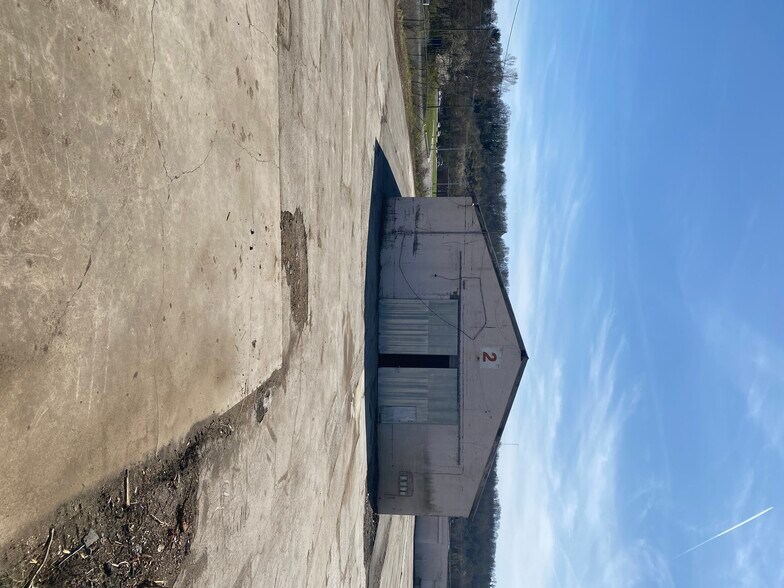 More Photos Of 2635 Western Ave, Knoxville Warehouse For Sale