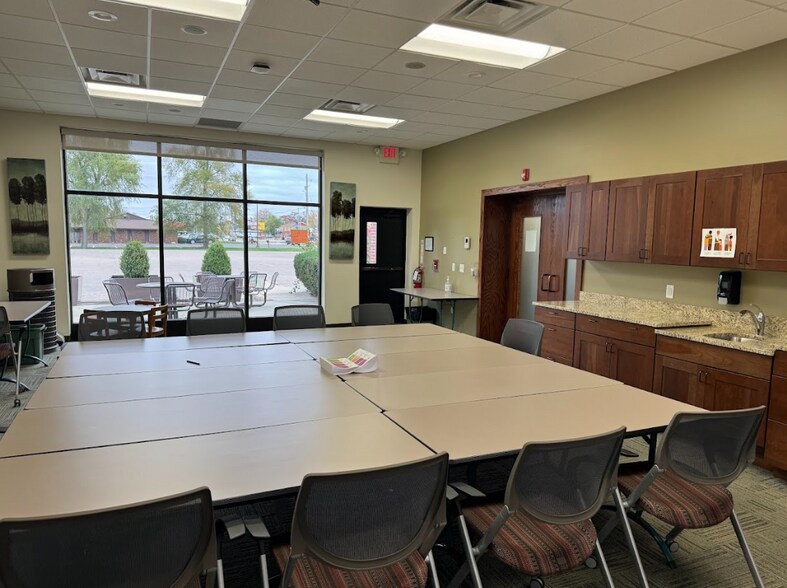 More Photos Of 778 W Columbia Ave, Battle Creek Medical For Sale