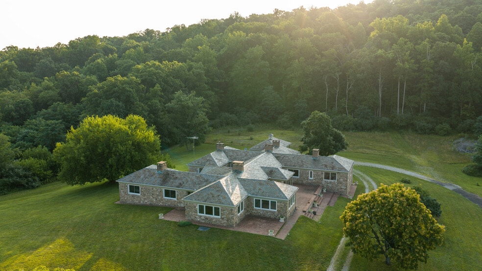 More Photos Of 1207 Flohrs Church Rd, Biglerville Hospitality For Sale