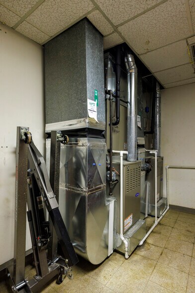 More Photos Of 475 Kedron Ave, Folsom Office For Sale