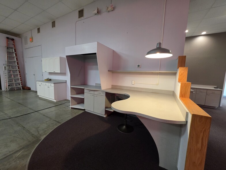 More Photos Of 1401 22nd St N, Saint Petersburg Manufacturing For Lease