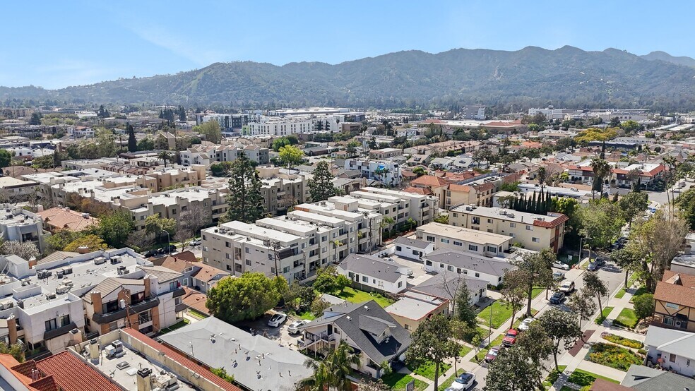 More Photos Of 426 Ivy St, Glendale Apartments For Sale