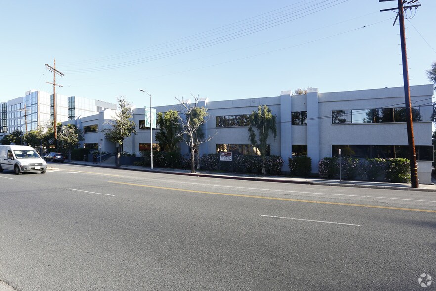 Primary Photo Of 18401 Burbank Blvd, Tarzana Office For Lease