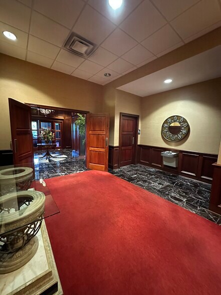 More Photos Of 4371 US Highway 17, Orange Park Office For Lease