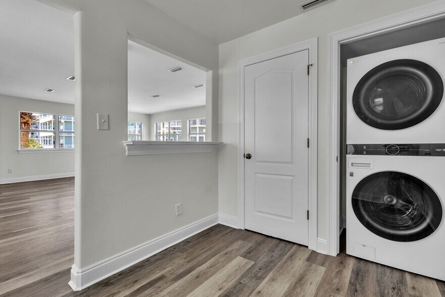 More Photos Of 1140 Fort Pickens Rd, Pensacola Beach General Retail For Sale