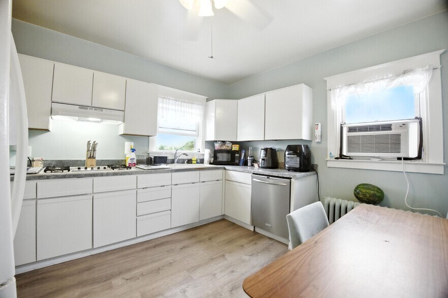 More Photos Of 83 Limekiln Pike, Glenside Storefront Retail Residential For Sale