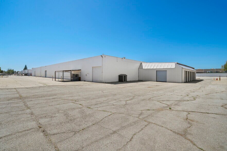 More Photos Of 1909 S Susan St, Santa Ana Distribution For Sale