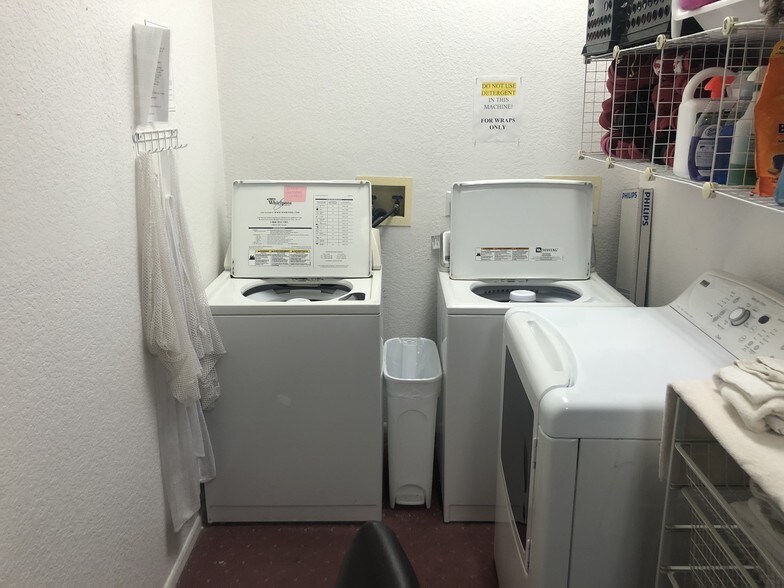 More Photos Of 2592 Tamiami Trl, Port Charlotte Freestanding For Lease